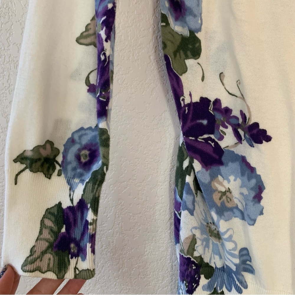 Anthropologie White and Blue Fitted 3/4 Sleeve Blouse - Picture 4 of 4